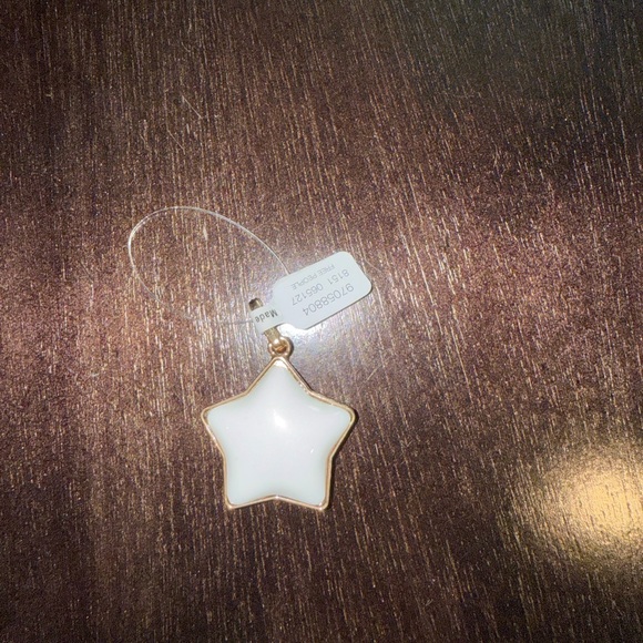 Free People White Puffy Star Bag Charm - Picture 3 of 3